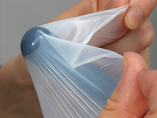 ひっぱり強度も強いのでお肌のたるみもぐっと持ち上げます。